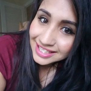 Meet your Posher, Cristina